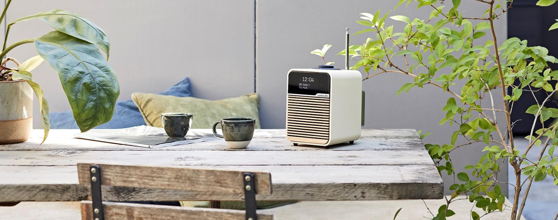 Ruark Audio R1 Mk4 Deluxe Table Top Radio | Light Cream