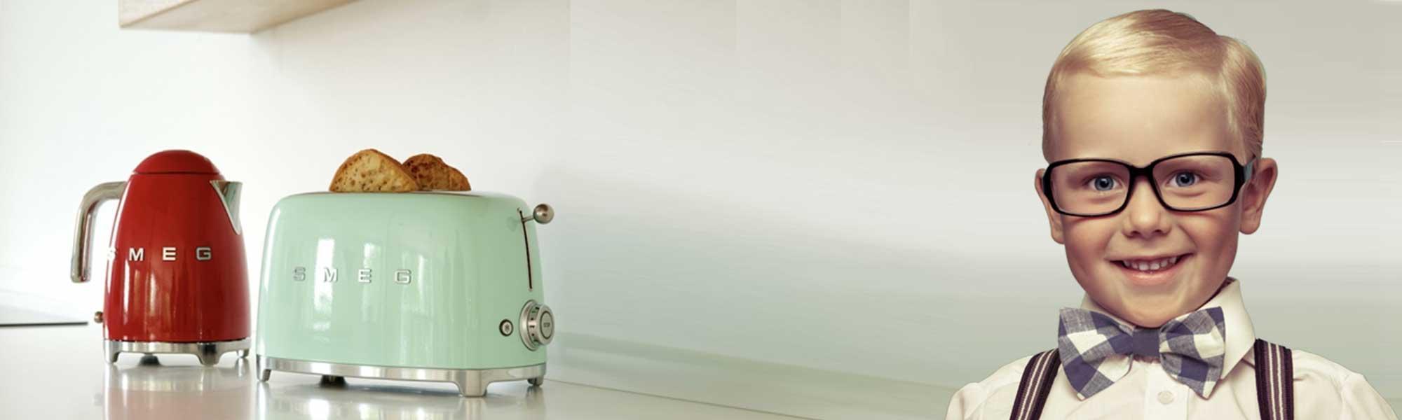 Smeg KLF03RDUK Retro Kettle Red