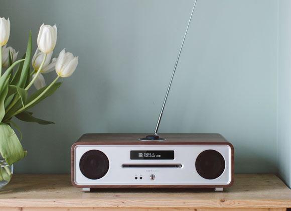 Ruark Audio R4 Mk3 Integrated Music System CD, DAB in Rich Walnut Veneer