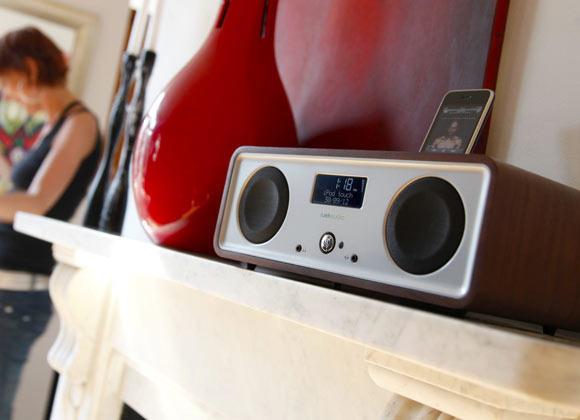 Ruark Audio R2i DAB, iPhone / iPad Music System in Black