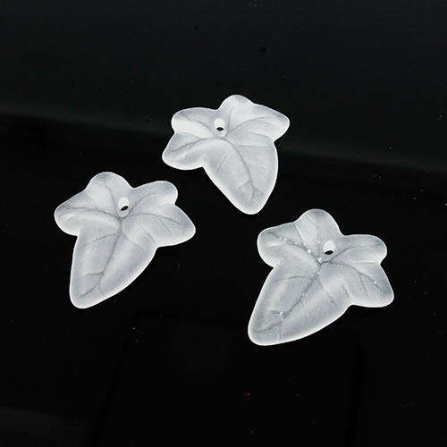 Lucite Leaf Small - White - 35 pcs