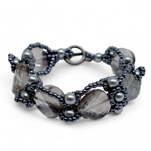Curve Crystal Disc Bracelet Makes 3 grey bracelet making kit — DIY set with beads and instructions for creating handmade jewelry