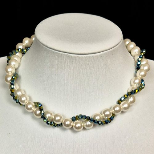 Audrey Pearl Twist Necklace Green Iris necklace making kit — DIY set with beads and instructions for creating handmade jewelry