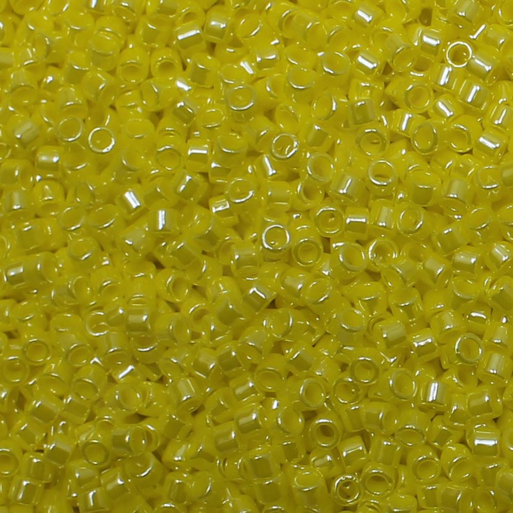 Toho Treasure Size 11 5g - Lustr Dandelion