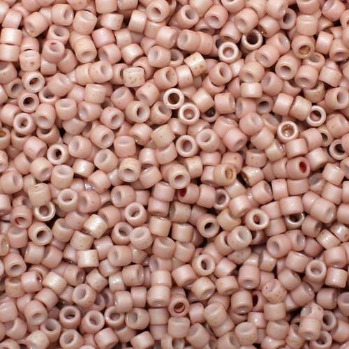Toho Treasure Size 11 5g - Opq Pastel Frost Shrimp