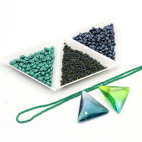 BC 2023 WK 10 : Triangle Pendant Violet Teal 5x2mm for jewellery making