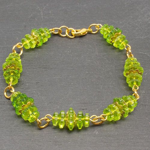 Margarita Flower Bracelets lime & gold bracelet making kit — DIY set with beads and instructions for creating handmade jewelry