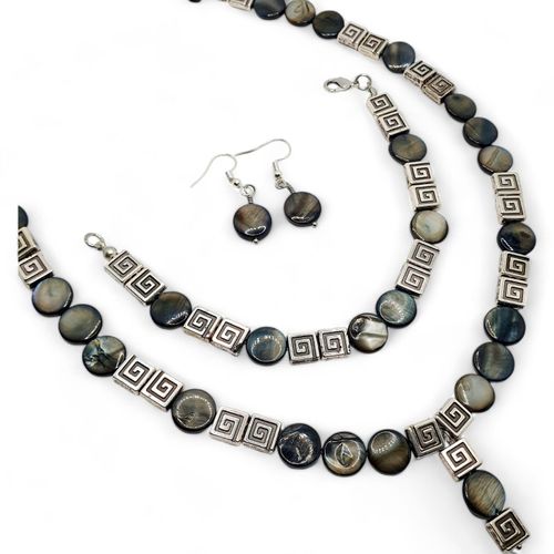 Shayla Shell Jewellery charcoal grey jewelry making kit — DIY set with beads and instructions for creating handmade jewelry