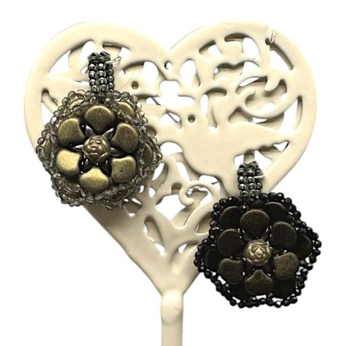 Ginko Flower Pendants x 4 charcoal mix jewelry making kit — DIY set with beads and instructions for creating handmade jewelry
