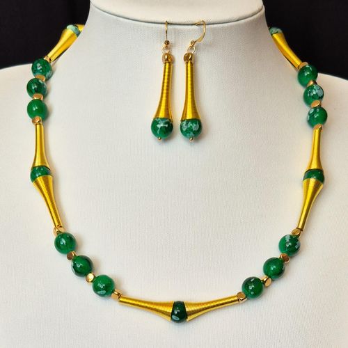 Agetta Cone Necklace Earrings emerald green necklace making kit — DIY set with beads and instructions for creating handmade jewelry