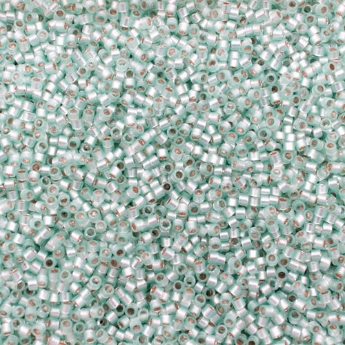 Toho Treasure Size 11 5g - Transparent Silver-Lined Avalanche