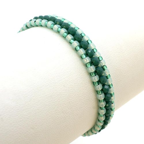 Lara Crystal Bracelets Kit sea foam green bracelet making kit — DIY set with beads and instructions for creating handmade jewelry