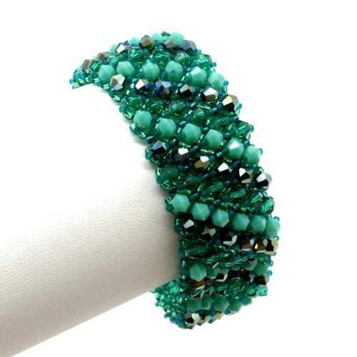Bella Crystal Bracelet green bracelet making kit — DIY set with beads and instructions for creating handmade jewelry
