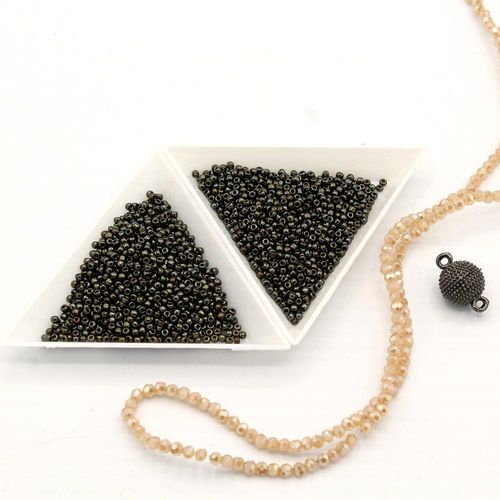 Week 46 St Petersburg Necklace - Iris Brown