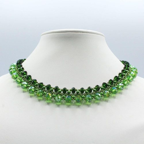 Christina Necklace emerald green necklace making kit — DIY set with beads and instructions for creating handmade jewelry