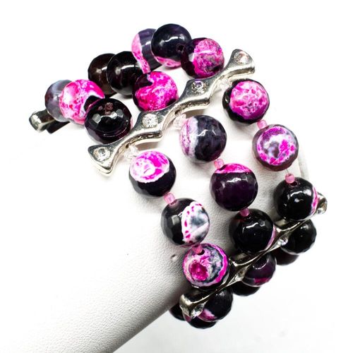 Maya Fire Agate Bracelet fuchsia black bracelet making kit — DIY set with beads and instructions for creating handmade jewelry