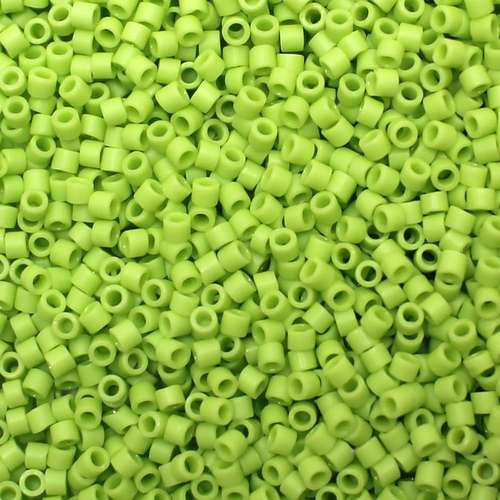 Toho Treasure Size 11 5g - Opq Frost Sour Apple