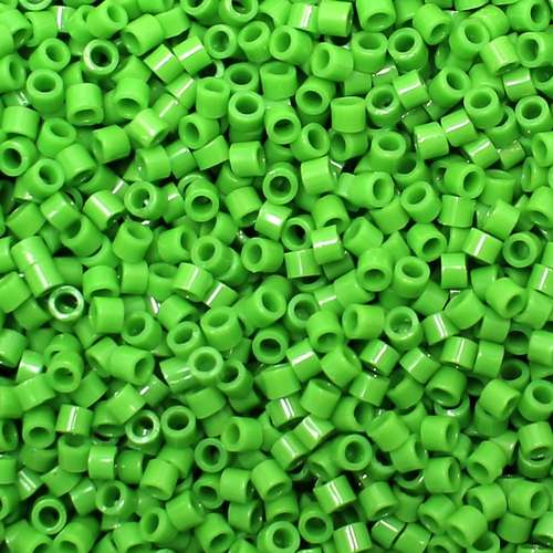 Toho Treasure Size 11 5g - Opq Mint Green