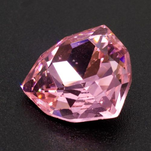 Crystal Rivoli 16mm Triangle Pink for jewellery making