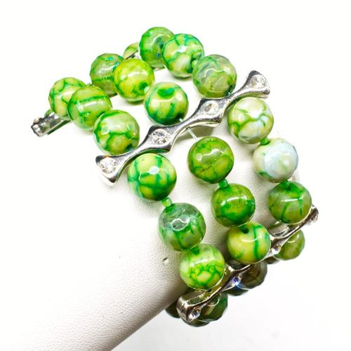 Maya Fire Agate Bracelet light green bracelet making kit — DIY set with beads and instructions for creating handmade jewelry