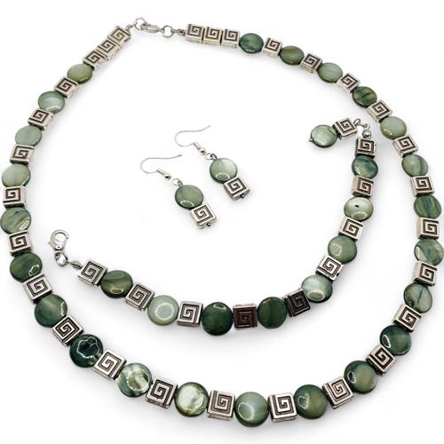 Shayla Shell Jewellery olive green jewelry making kit — DIY set with beads and instructions for creating handmade jewelry