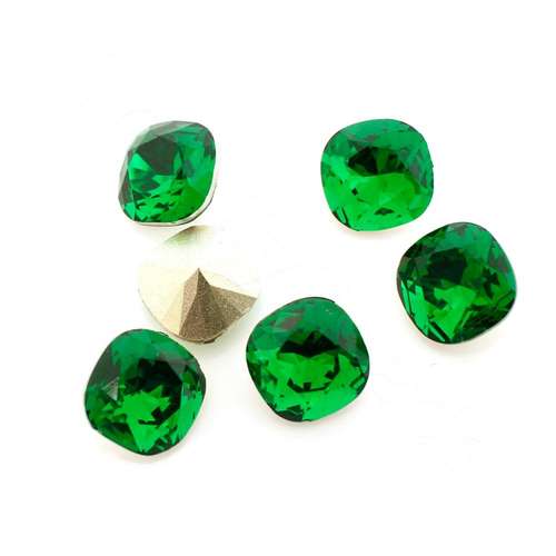 10mm resin Rivoli stone green 1pc — faceted round crystal-style cabochon ideal for jewelry making, settings, and crafts