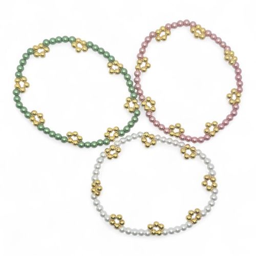 Delilah Pearl Bracelet Bundle with Gold makes 6 bracelet making kit — DIY set with beads and instructions for creating handmade jewelry