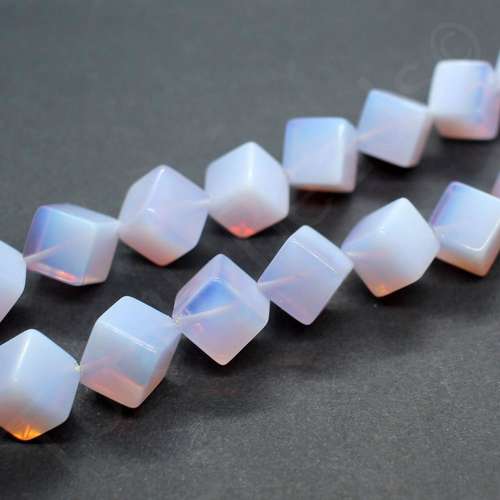 Opal Lilac Cubes - 11mm