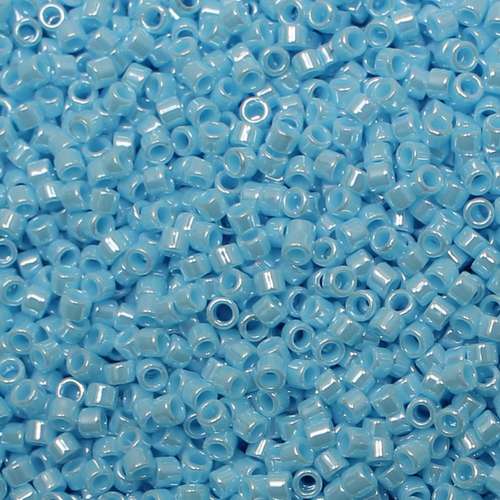 Toho Treasure Size 11 5g - Opq Luster Baby Blue