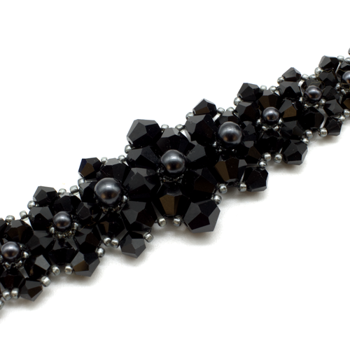 Scarlett Bracelet black bracelet making kit — DIY set with beads and instructions for creating handmade jewelry