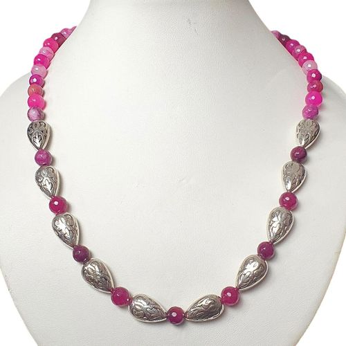 Laverna Jade Necklace raspberry necklace making kit — DIY set with beads and instructions for creating handmade jewelry