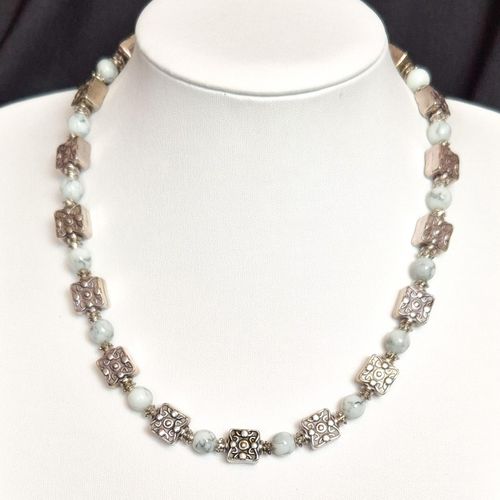 Maryam Necklace grey necklace making kit — DIY set with beads and instructions for creating handmade jewelry