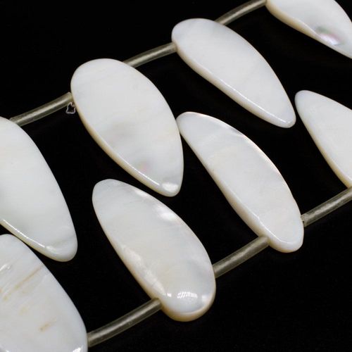 Mother of Pearl Leaf Drop 25 40mm White 4pc for jewellery making