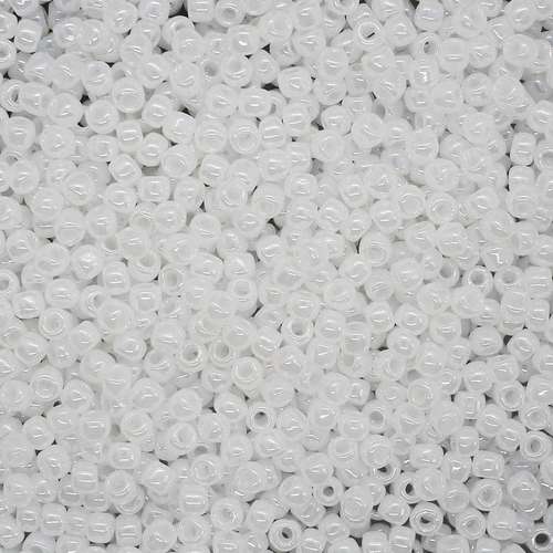 Toho Size 6 Seed Beads 10g - Ceylon Snowflake