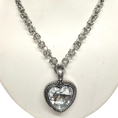 Byzaninte Beaded Necklace with Heart Pendant necklace making kit — DIY set with beads and instructions for creating handmade jewelry