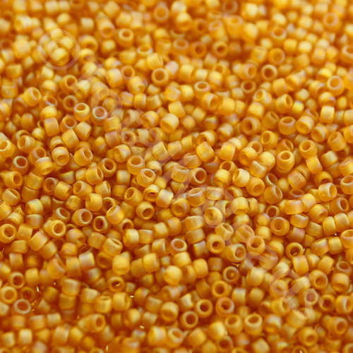 Toho Size 15 Seed Beads 10g - Trans Rainbow Frost Topaz