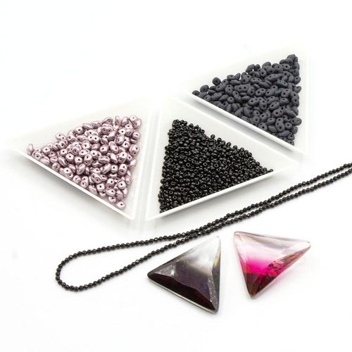 BC 2023 WK 10 : Triangle Pendant Charcoal Pink 5x2mm for jewellery making