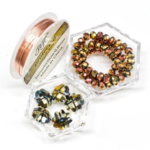 Laura's Clover Jewellery green gold jewelry making kit — DIY set with beads and instructions for creating handmade jewelry