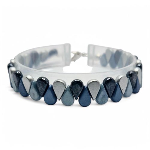 Aria Amos Bracelet Makes 4 silver blue bracelet making kit — DIY set with beads and instructions for creating handmade jewelry