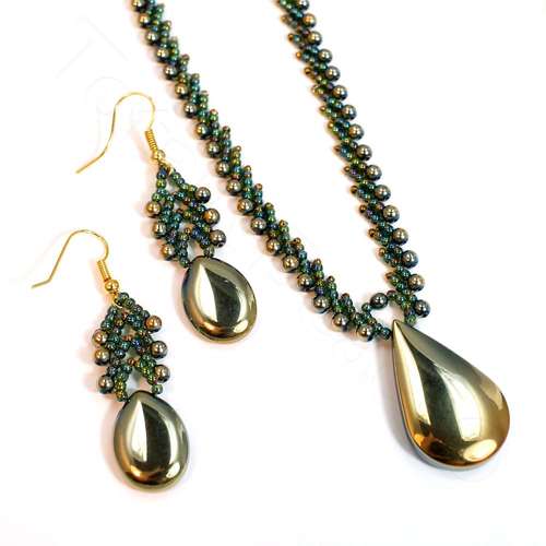 Anastasia Necklace Kit green gold necklace making kit — DIY set with beads and instructions for creating handmade jewelry