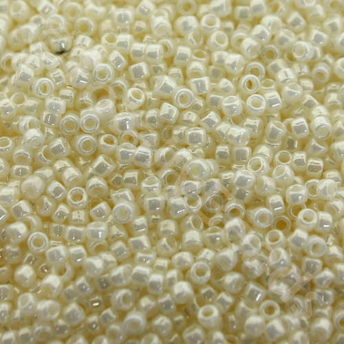 Toho Size 15 Seed Beads 10g - Opaque Navajo White