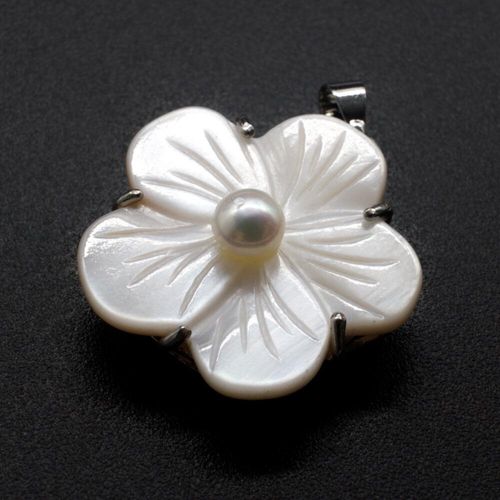 Shell Pendant 5 Petal Flower 23mm White for jewellery making