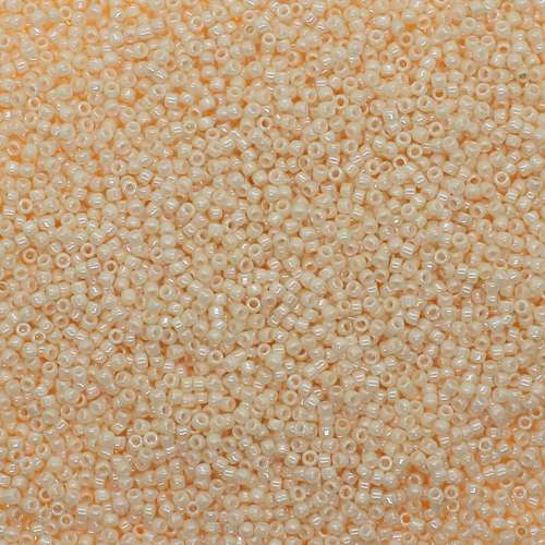 Toho Size 15 Seed Beads 10g - Opaque Lust. Lt Beige