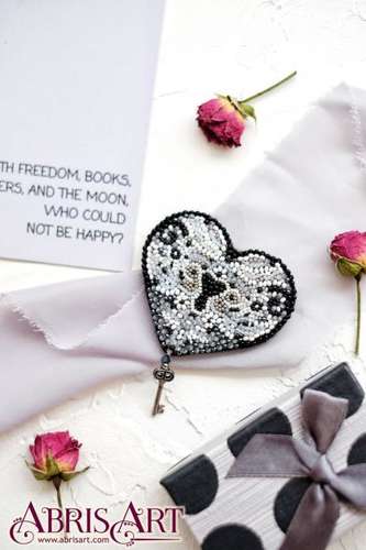 The Key to the Heart 2 Embroidery Kit