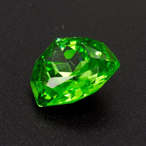 Crystal Rivoli 16mm Triangle Emerald for jewellery making