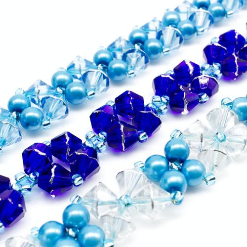 Trixie Bicone Bracelet makes 4 blue's bracelet making kit — DIY set with beads and instructions for creating handmade jewelry