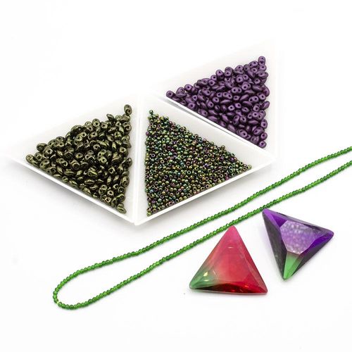 BC 2023 WK 10 : Triangle Pendant Pink Purple Olive 5x2mm for jewellery making