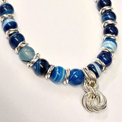 Laura Agate Jewellery dark blue jewelry making kit — DIY set with beads and instructions for creating handmade jewelry