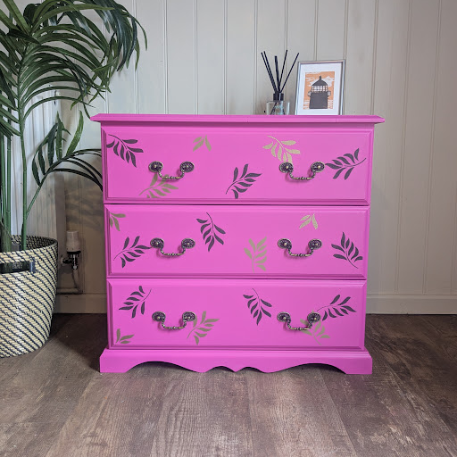 chest of drawers