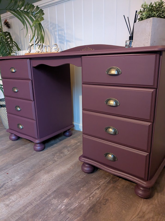 girls dressing table